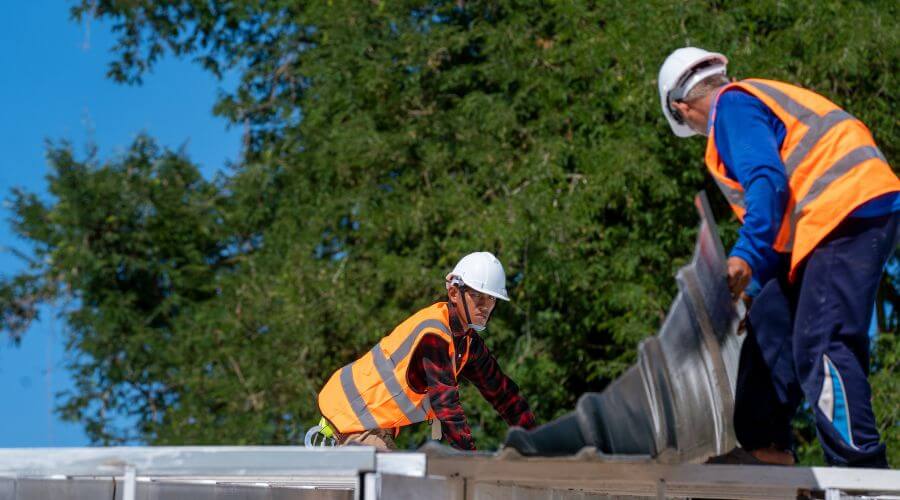 Professional new roof installation services in Hartford City, IN